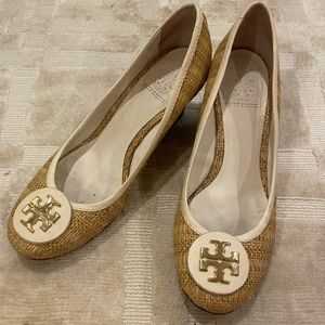 Tory Burch | Basketweave Rattan Wedge | White Leather Trim | Size 8